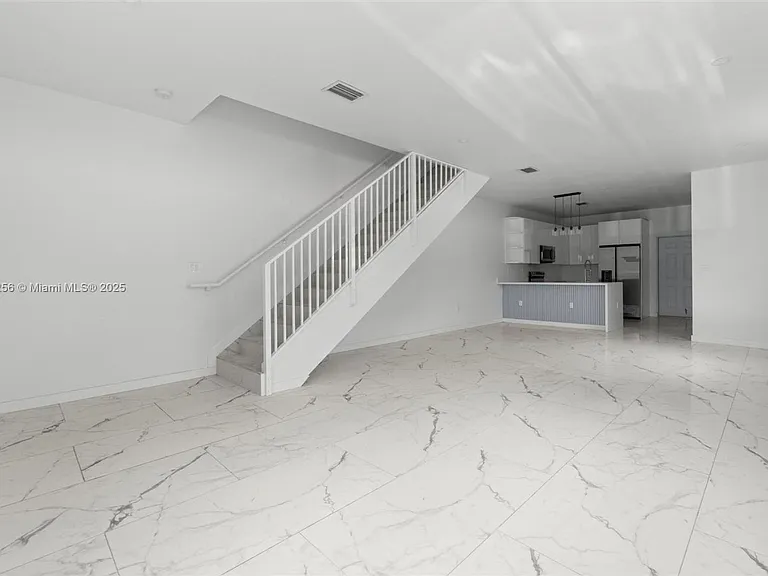 2143 NW 4th St #2 — Photo 5
