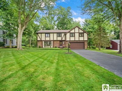 222 Stonehenge Dr, Orchard Park, NY, 14127