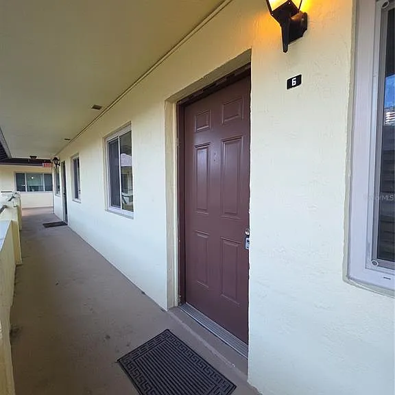 400 Oakridge Blvd #60 — Photo 1