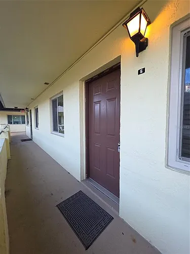 400 Oakridge Blvd Photo 1