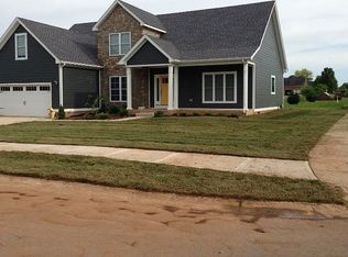 1925 Silver Charm Cir, Bowling Green, KY 42104