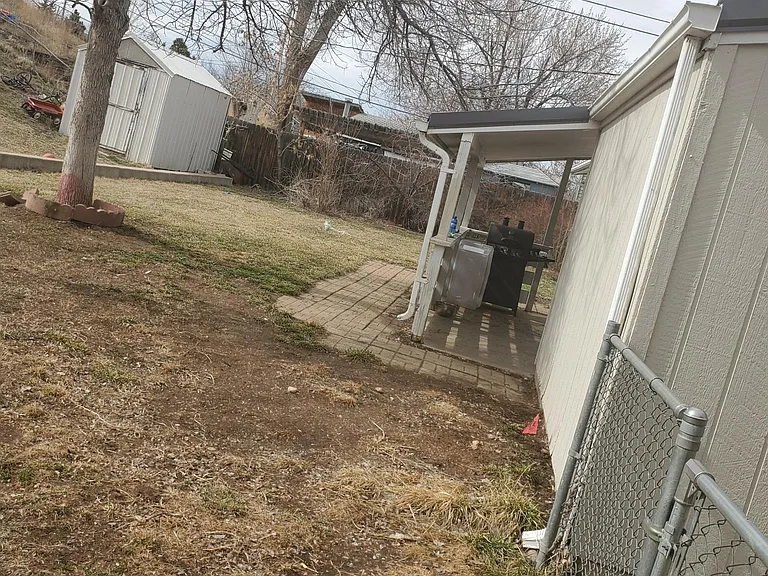 2419 Maple Ave — Photo 17