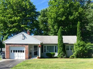 321 Lark St, Glenville, NY 12302
