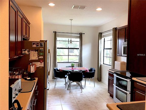 5th image of 676 Grand Canal Dr