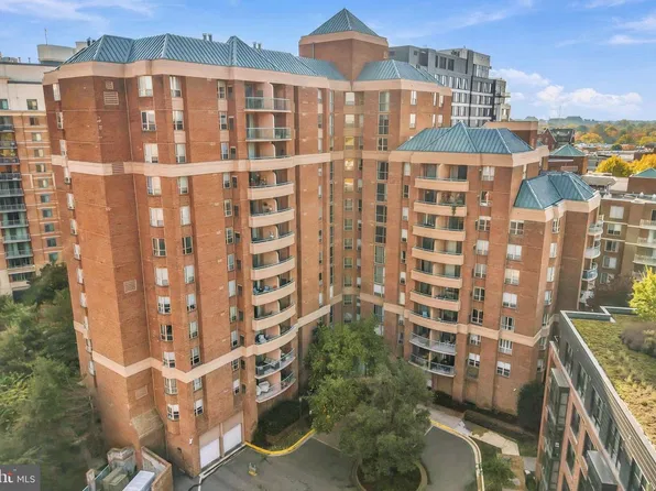 4808 Moorland Ln APT 607, Bethesda, MD 20814