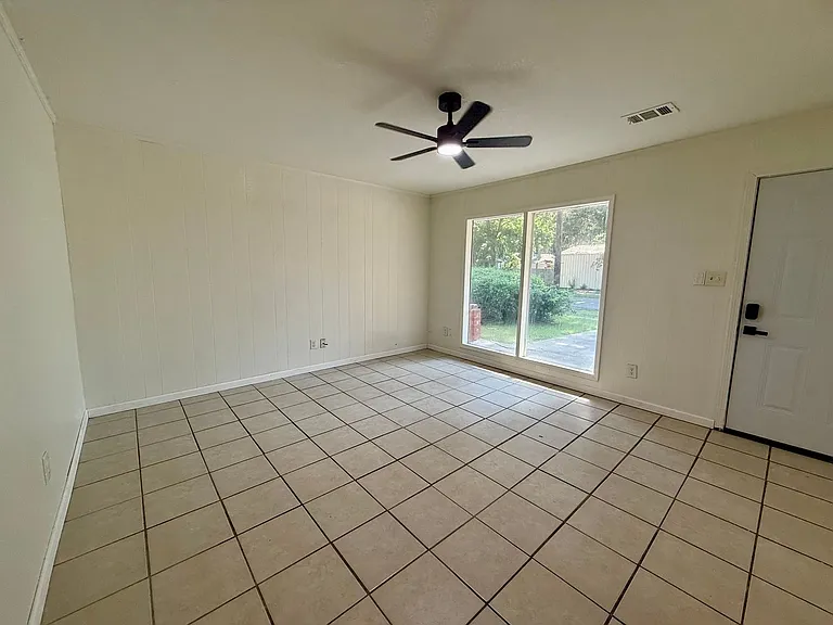 300 Olive St — Photo 18