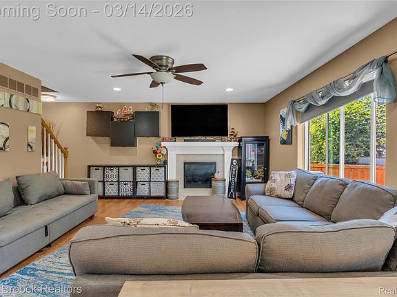 3rd image of 3566 Samuel Ave