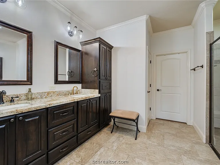 3301 Covington Ct — Photo 12