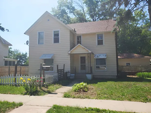 802 Locust St, Prophetstown, IL 61277