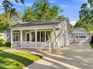 1002 Crestwood Dr, Urbana, IL 61801
