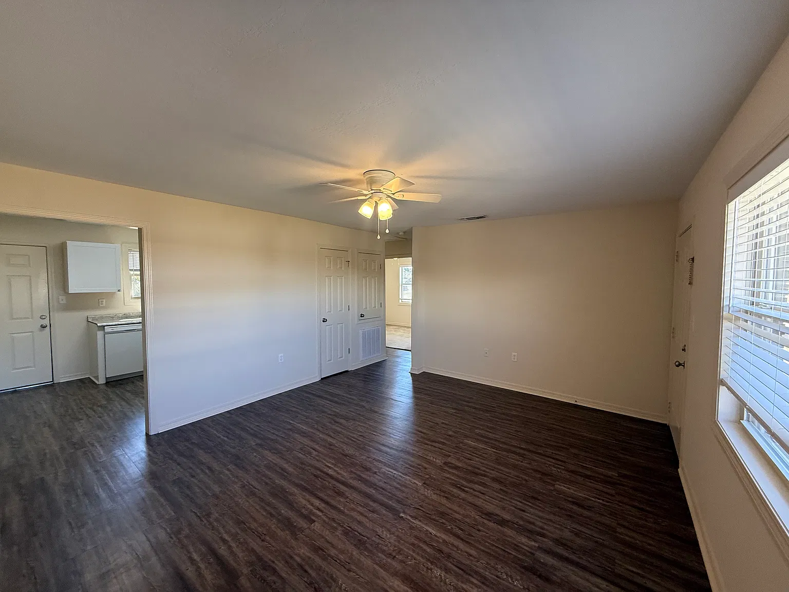 2 bed, 800 sqft, $850 — Photo 2
