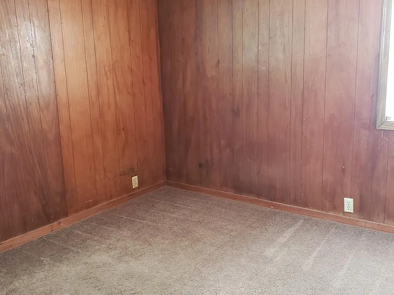 2nd bedroom with ac unit.