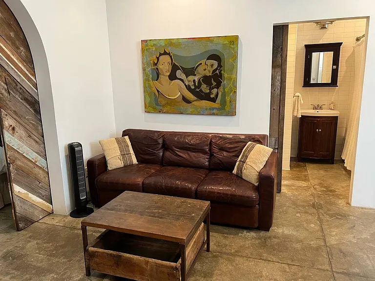 533 Vernon Ave #D — Photo 7