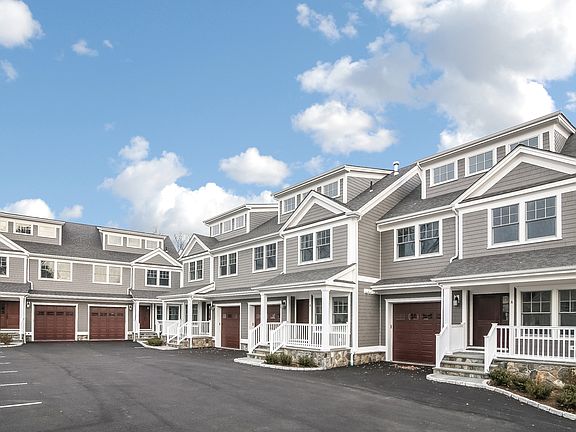 16 Hawthorne Street South