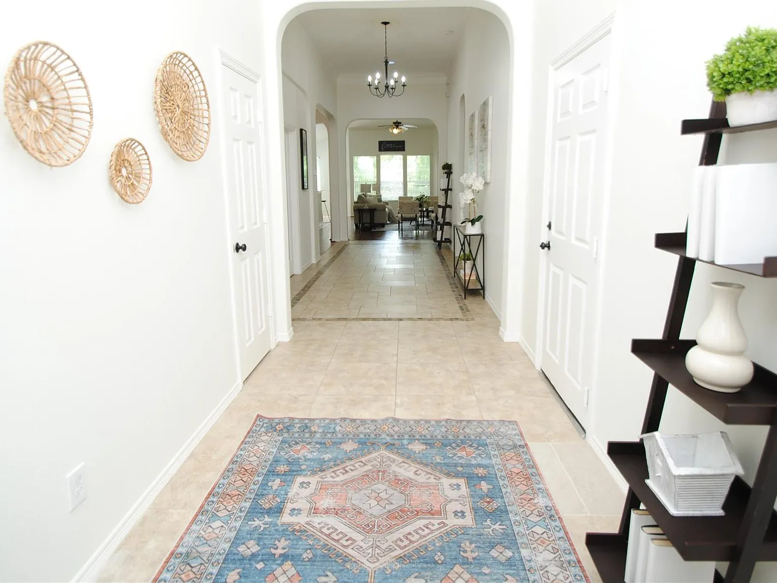 4 bed, 3.0 bath, 2796 sqft, $2,700 — Photo 3