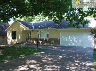 114 SW Lakeview Blvd, Lees Summit, MO 64063