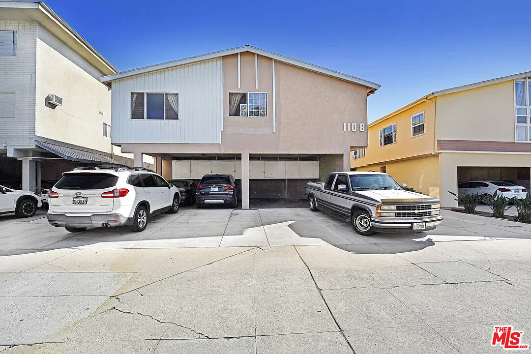 1108 S Sherbourne Dr — Photo 1