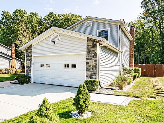 2nd image of 5763 Grovewood Dr