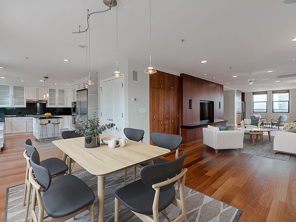 3rd image of 1155 N Dearborn St APT 1402