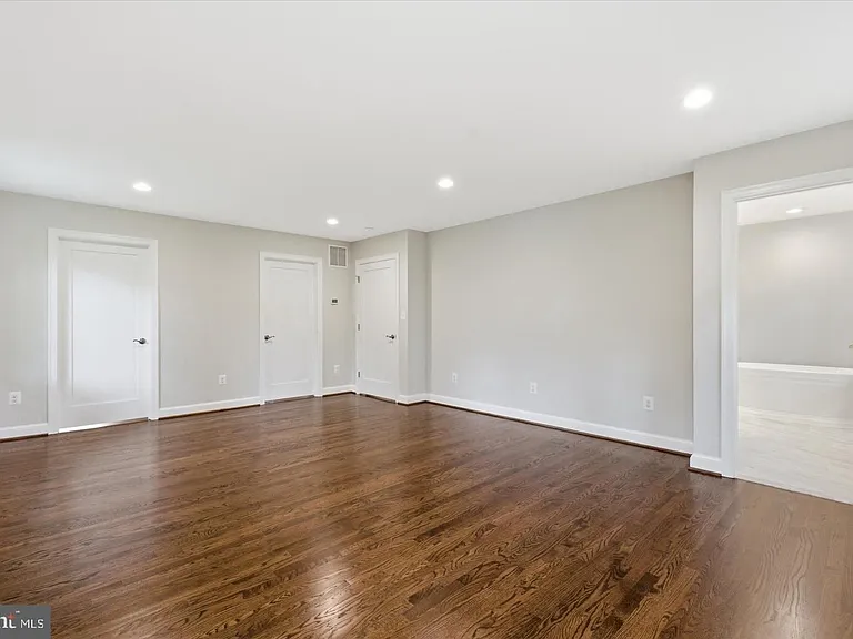 7825 Oldchester Rd — Photo 38