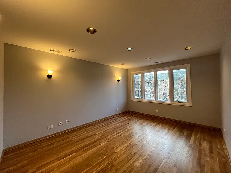 449 W 37th St #2 — Photo 3