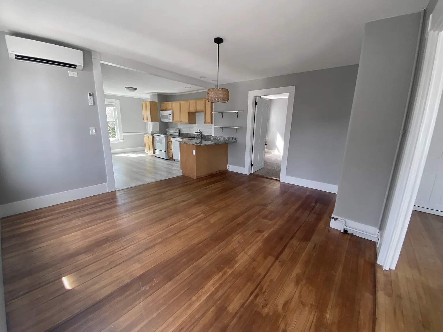 7 Holly St — Photo 2