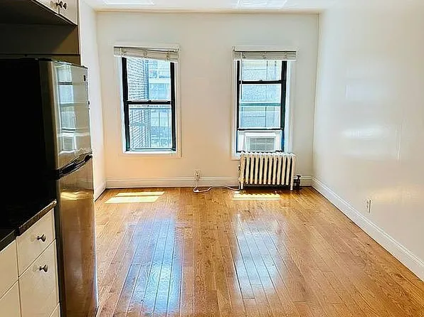 424 E 14th St APT 3D, New York, NY 10009