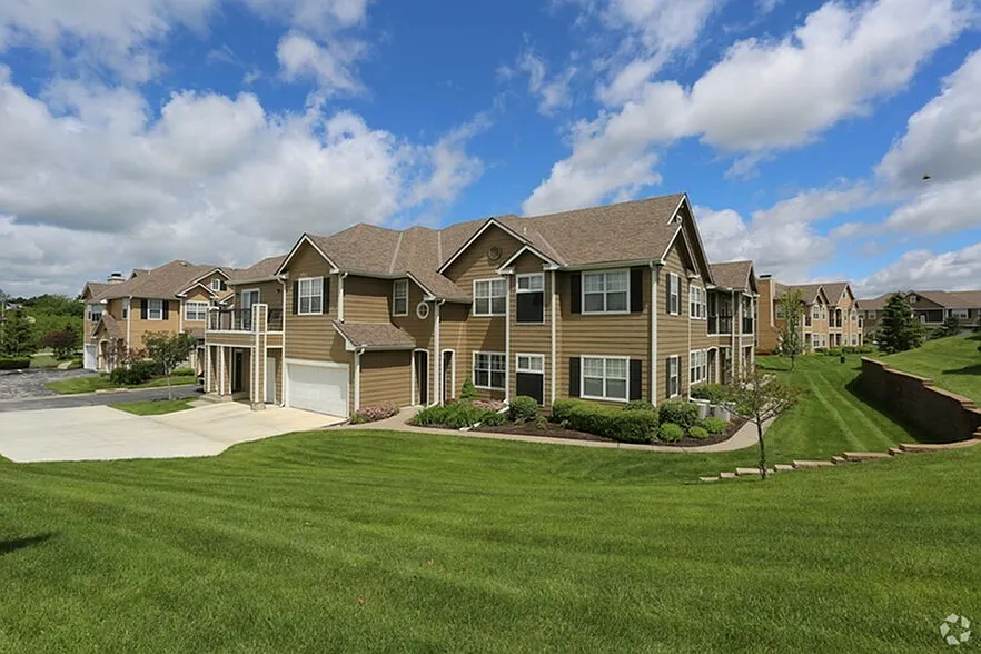 Manor Homes of Fox Crest — Photo 4