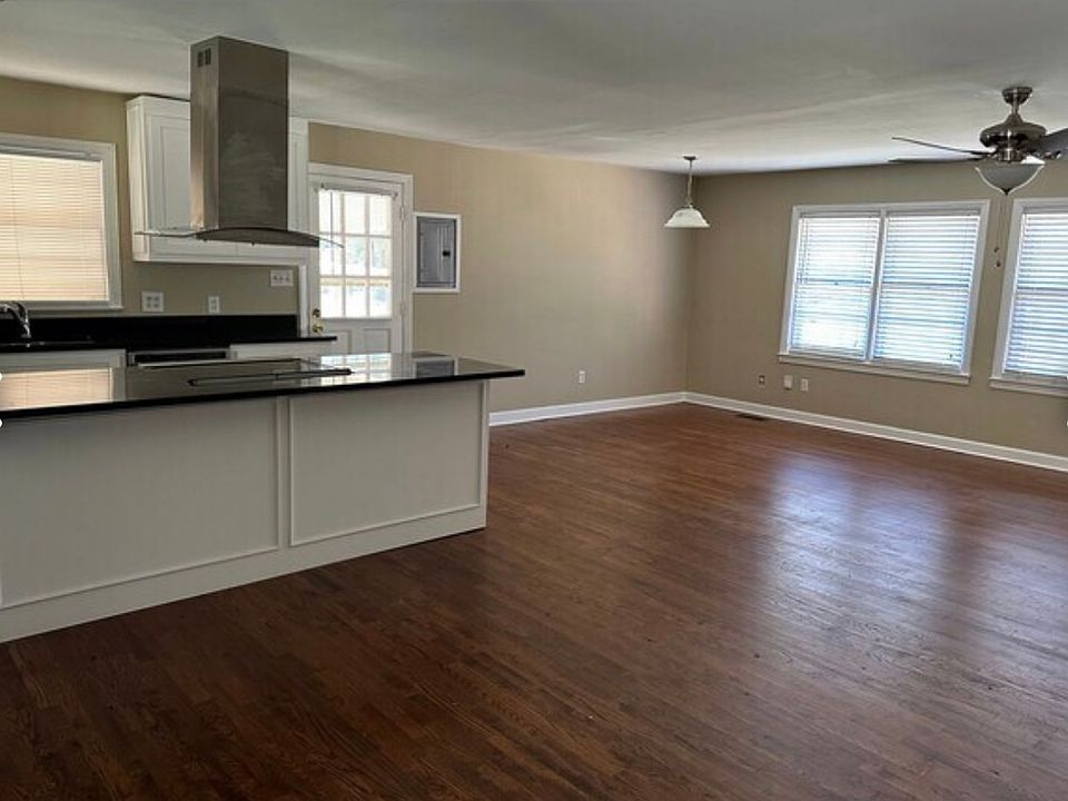 2nd image of 1907 N Groveland Dr