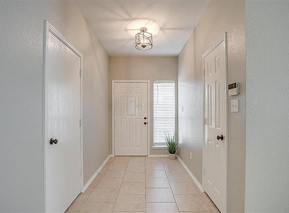 3rd image of 7109 Park Creek Cir E