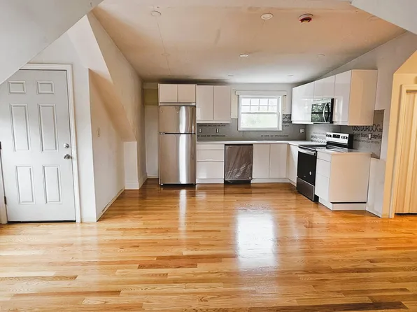 153 5th St #3, Providence, RI 02906