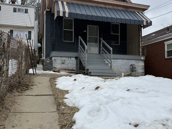 809 Lamont St, Mc Kees Rocks, PA 15136