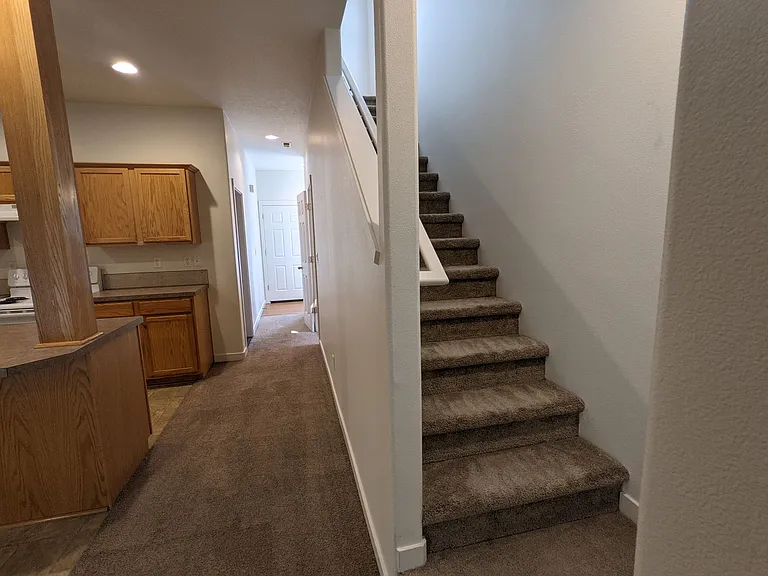 Halsey East Townhomes — Photo 141