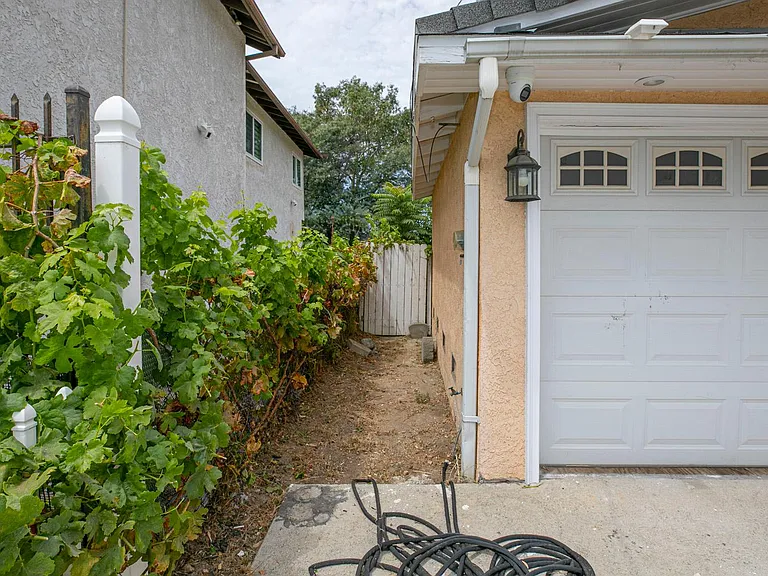 11029 Eldora Ave — Photo 5