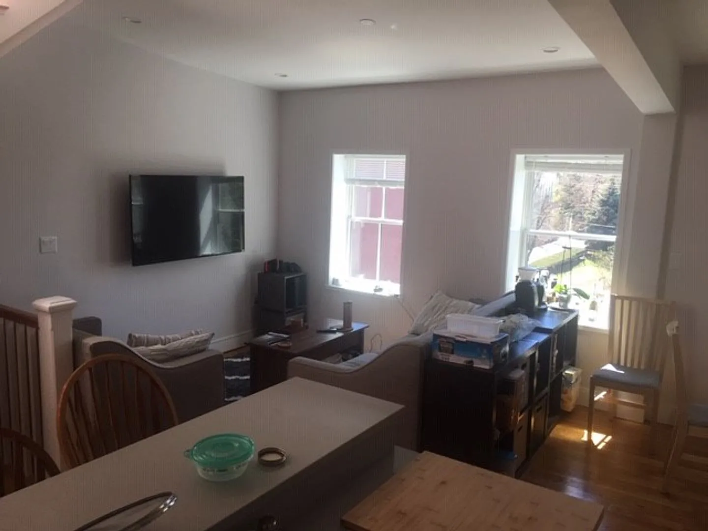 Beautiful Modern 4 bed unit with a rooftop deck! — Photo 3