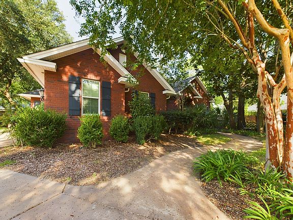 3rd image of 142 Winding Waters Way