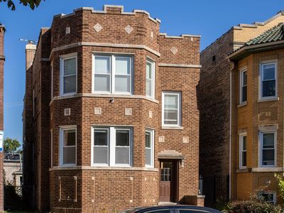 6211 N Artesian Ave, Chicago, IL, 60659
