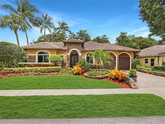 2nd image of 4823 NW 66th Avenue