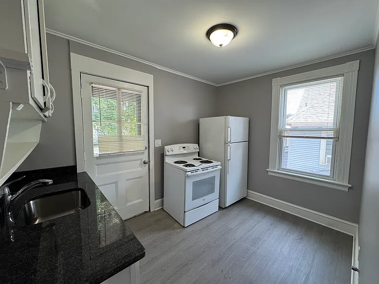 21 Hillside Ave #21 — Photo 7