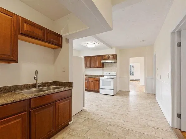 56 Catharine St #3, Worcester, MA 01605