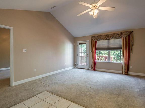 4th image of 3215 Thomas Hill Way