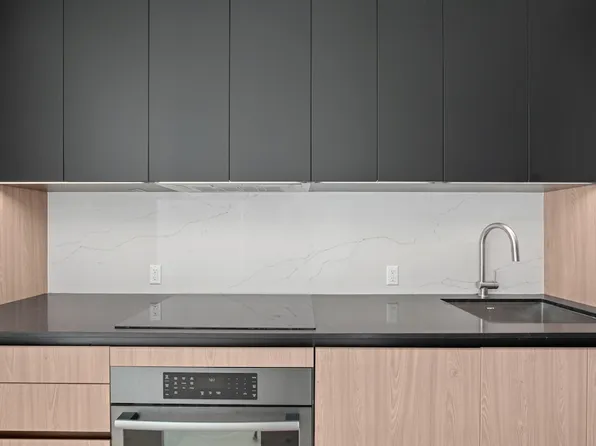 312 West 43rd Street image 3 of 35