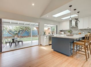 7307 W 88th St, Los Angeles, CA 90045