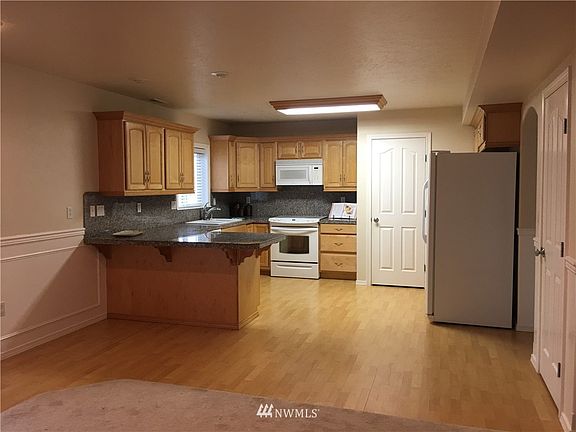 5th image of 714 Lupine Drive