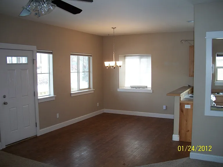 611 N 15th Ave — Photo 2