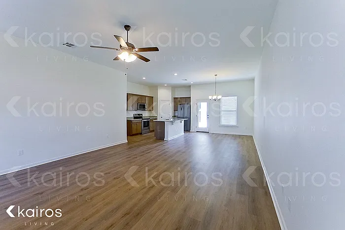 3 bed, 2.0 bath, 1593 sqft, $1,895 — Photo 2