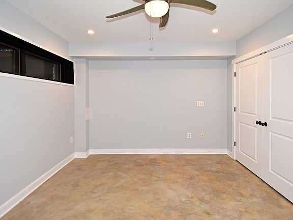 bedroom / closet