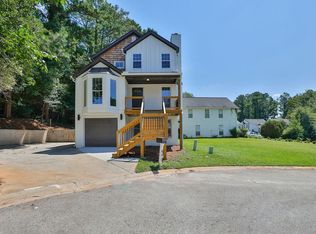 831 Leland Ct, Stone Mountain, GA 30083
