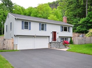 5 Cliff Dr, Avon, CT 06001