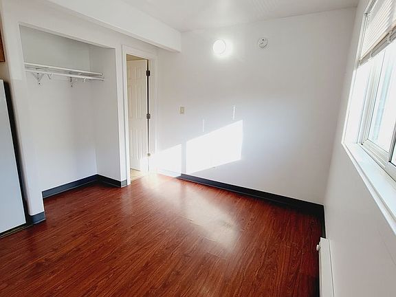 5th image of 711 W Willoughby Ave #28